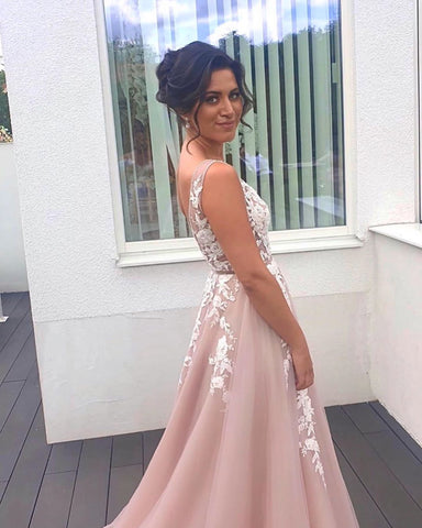 Long A-line V-neck Spaghetti Straps Backless Appliques Lace Tulle Prom Dress