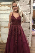 Vestido de Fiesta Largo en Línea A con Escote en V, Tirantes Espagueti, Espalda Descubierta, Aplicaciones, Encaje y Tul