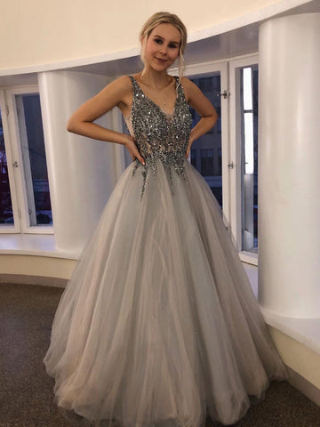Langes A-Linien-Abendkleid mit V-Ausschnitt und rückenfreiem Tüll und Perlen