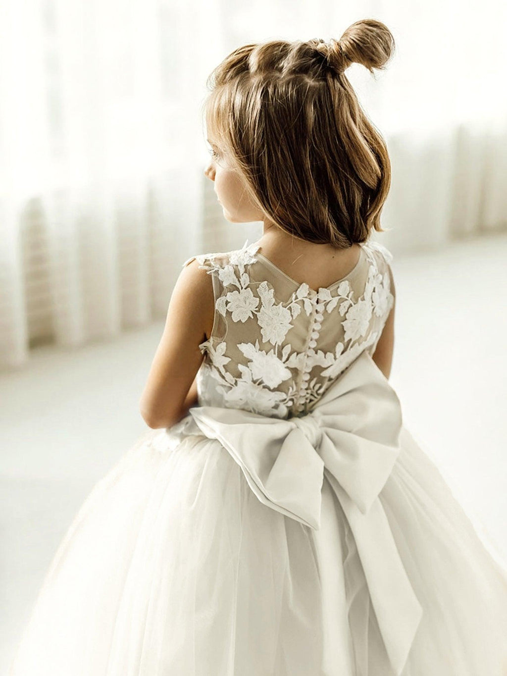 Long Ball Gown Tulle Lace Sleeveless Flower Girl Dress with Bow