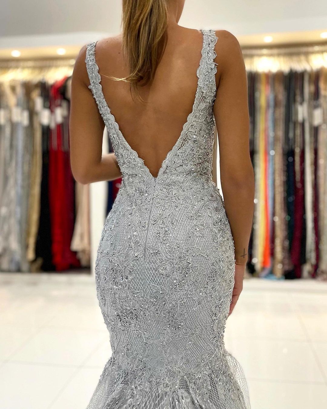 Long Mermaid Open Back V-neck Tulle Lace Prom Dress