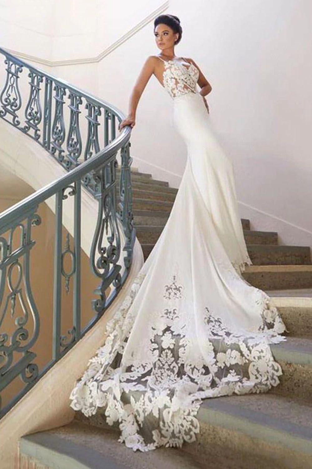 Langes Meerjungfrau-Spaghettiträger-Spitzenkleid ohne Rückenausschnitt für die Hochzeit