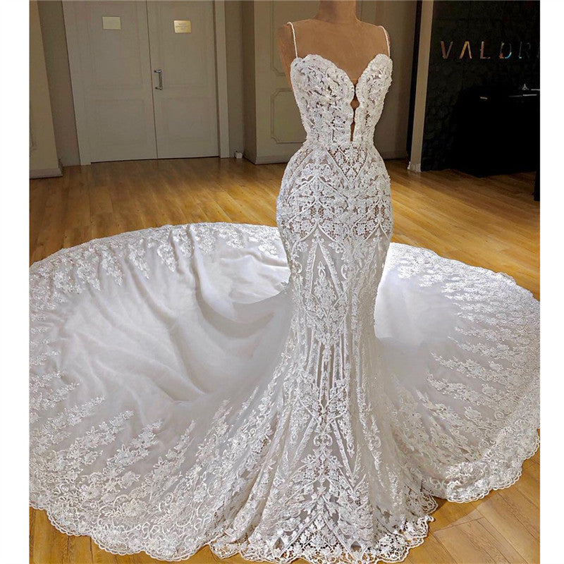 Langes Meerjungfrau-Spaghettiträger-Applikations-Spitzen-Brautkleid mit Kathedralzug