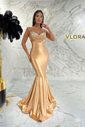 Robe de soirée et de bal en satin avec décolleté cœur et bretelles spaghetti sirène longues