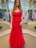 Vestido de noche largo formal rojo estilo sirena con tirantes espagueti de tul y encaje y espalda abierta
