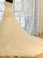 Langes Meerjungfrau-Trägerloses Hofzug-Spitzen-Organza-Brautkleid