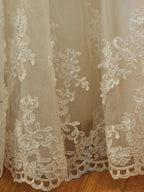 Langes Meerjungfrau-Trägerloses Hofzug-Spitzen-Organza-Brautkleid