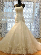 Langes Meerjungfrau-Trägerloses Hofzug-Spitzen-Organza-Brautkleid