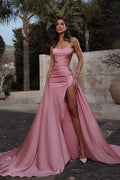 Langes, trägerloses, ärmelloses Ballkleid aus Satin im Meerjungfrauenstil mit Schlitz