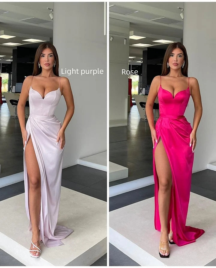 Vestido de festa comprido sereia com decote em coração, sem mangas, alças finas e racha