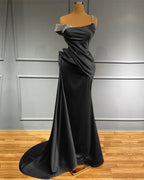 Vestido de noite comprido cor de vinho, ombros descobertos, folhos, estilo sereia, com missangas