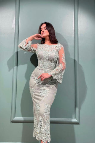 Langärmliges Bateau-Meerjungfrauen-Abendkleid mit Spitzenapplikationen