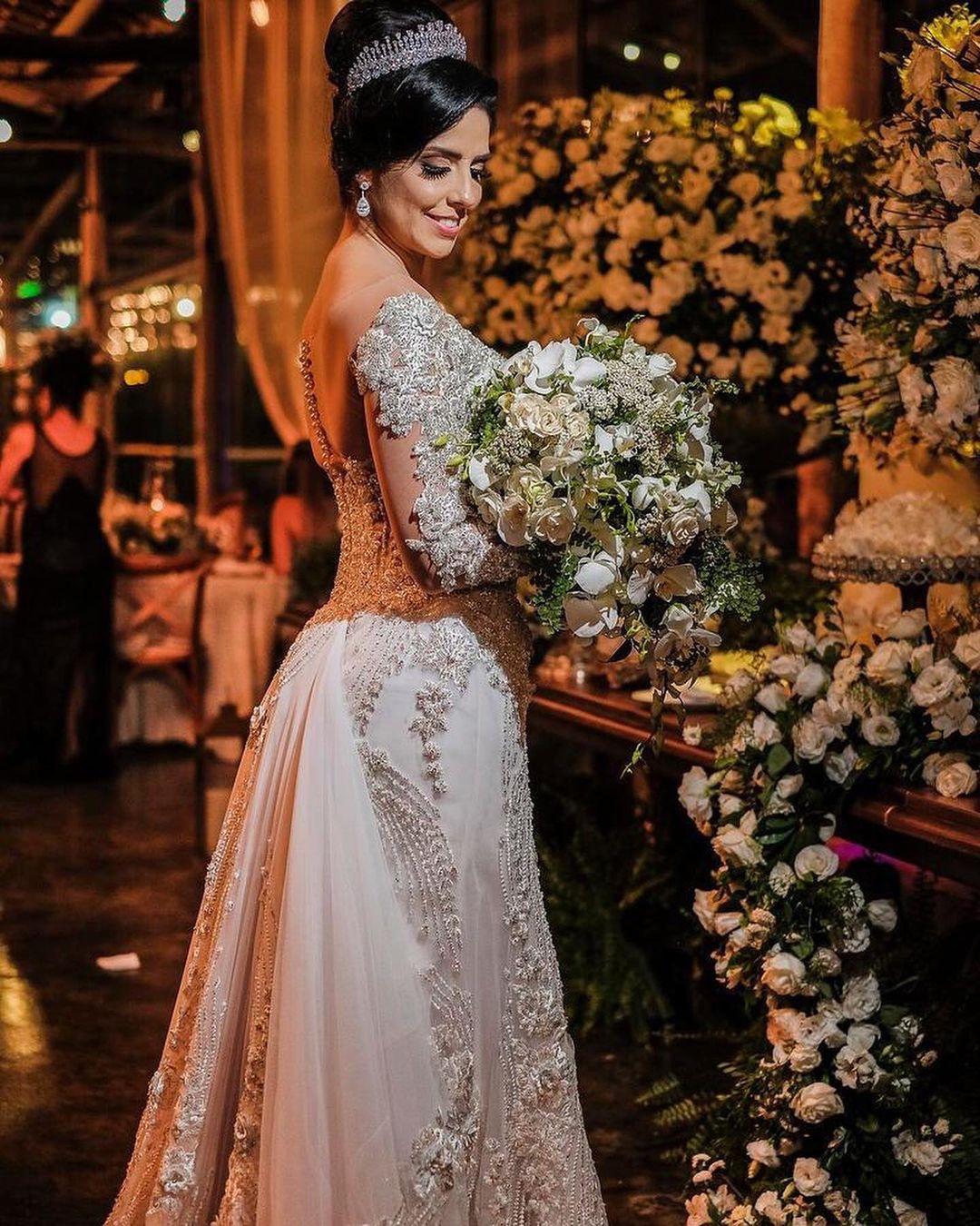 Langarm Meerjungfrau-Trägerlos-Tüll-Brautkleid mit Applikationen und Spitze