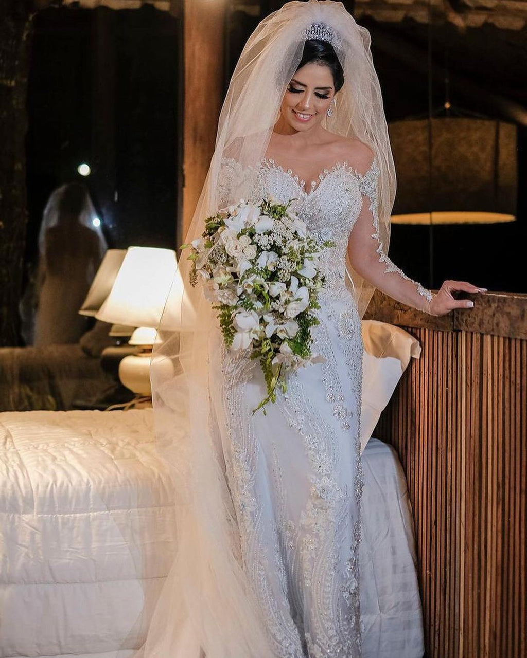 Langarm Meerjungfrau-Trägerlos-Tüll-Brautkleid mit Applikationen und Spitze