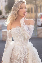 Schulterfreies Meerjungfrauen-Brautkleid mit langen Ärmeln und Schleppe