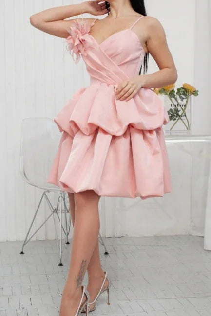 Hübsches Kurzes Rosa Spaghettiträger-Rüschen Satin Ballkleider für den Homecoming