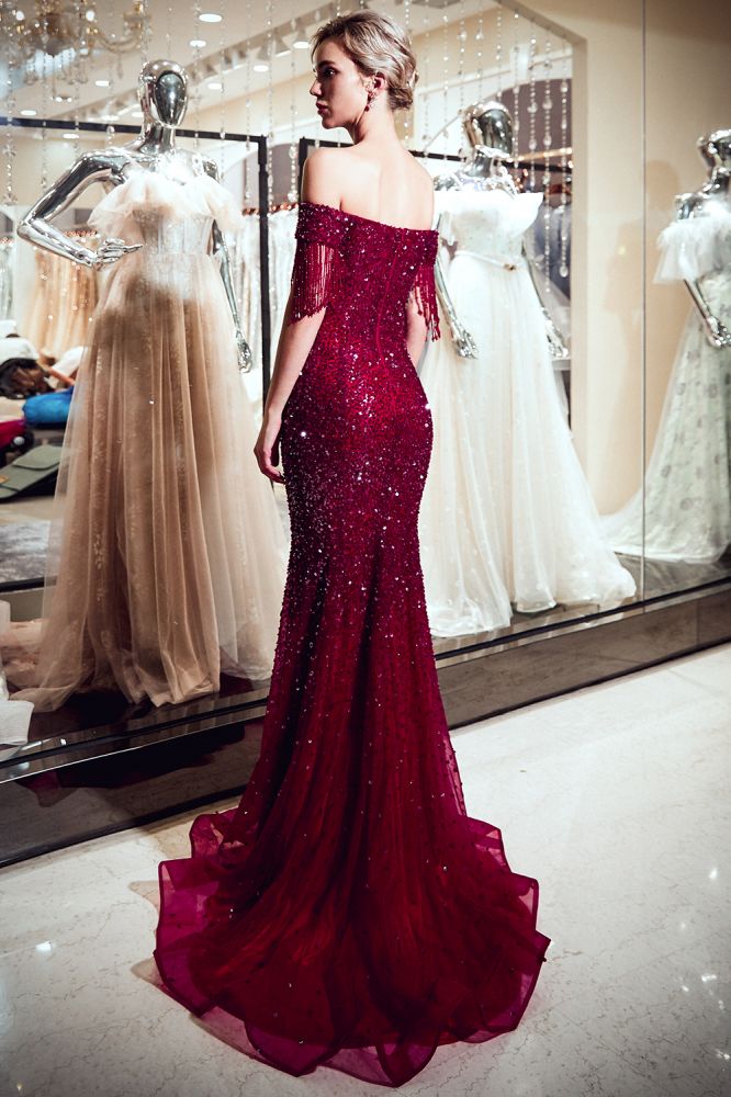 Luxuriöses schulterfreies, bodenlanges Abendkleid mit Pailletten und V-Ausschnitt