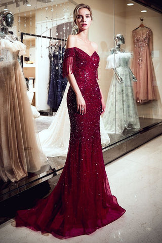 Luxuriöses schulterfreies, bodenlanges Abendkleid mit Pailletten und V-Ausschnitt