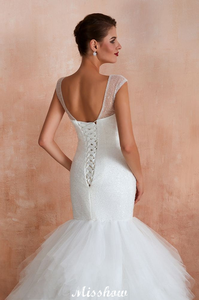 Luxuriöses V-Ausschnitt-Cap-Ärmel-Strandspitzen-Bindeschluss-Weißes Brautkleid mit Pailletten