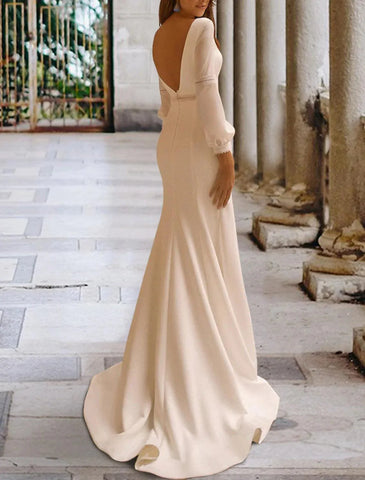 Saal Offener Rücken Lässige Brautkleider Meerjungfrau/Trompete Rundhalsausschnitt Langarm Sweep/Pinsel Schleppe Stretch-Stoff Brautkleider Mit Perlenstickerei Sommer Herbst Hochzeit Party