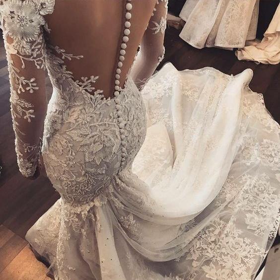 Nixenelfenbein-Spitzenkleid mit Schlepp-/Bürstenschleppe, Rundhalsausschnitt und langen Ärmeln