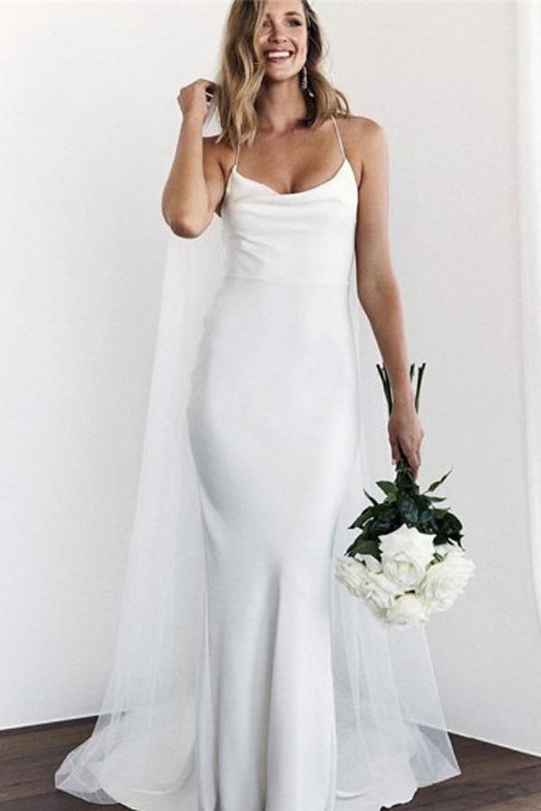 Weißes Brautkleid mit Meerjungfrau-Schnitt, Trägern und Schleppe ohne Rückenpartie