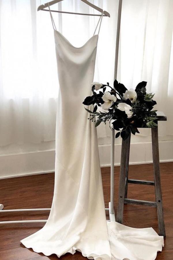 Weißes Brautkleid mit Meerjungfrau-Schnitt, Trägern und Schleppe ohne Rückenpartie