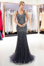 Vestidos de noite compridos com decote em V e sem mangas, cristais e missangas