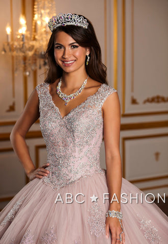 Quinceanera-Kleid mit V-Ausschnitt und metallischer Spitze von House of Wu 26927