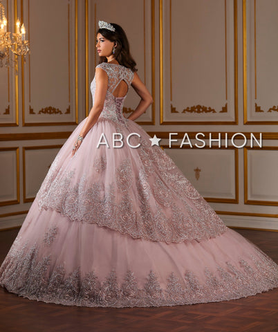 Quinceanera-Kleid mit V-Ausschnitt und metallischer Spitze von House of Wu 26927