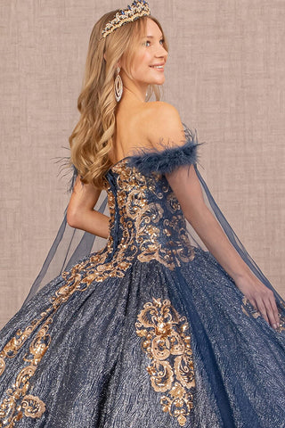 Metallic-Ballkleid mit schulterfreiem Schnitt von Elizabeth K GL3107