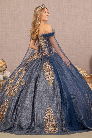 Metallic-Ballkleid mit schulterfreiem Schnitt von Elizabeth K GL3107