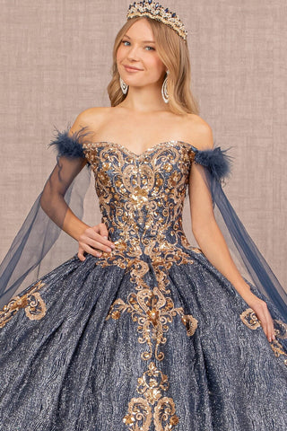 Metallic-Ballkleid mit schulterfreiem Schnitt von Elizabeth K GL3107