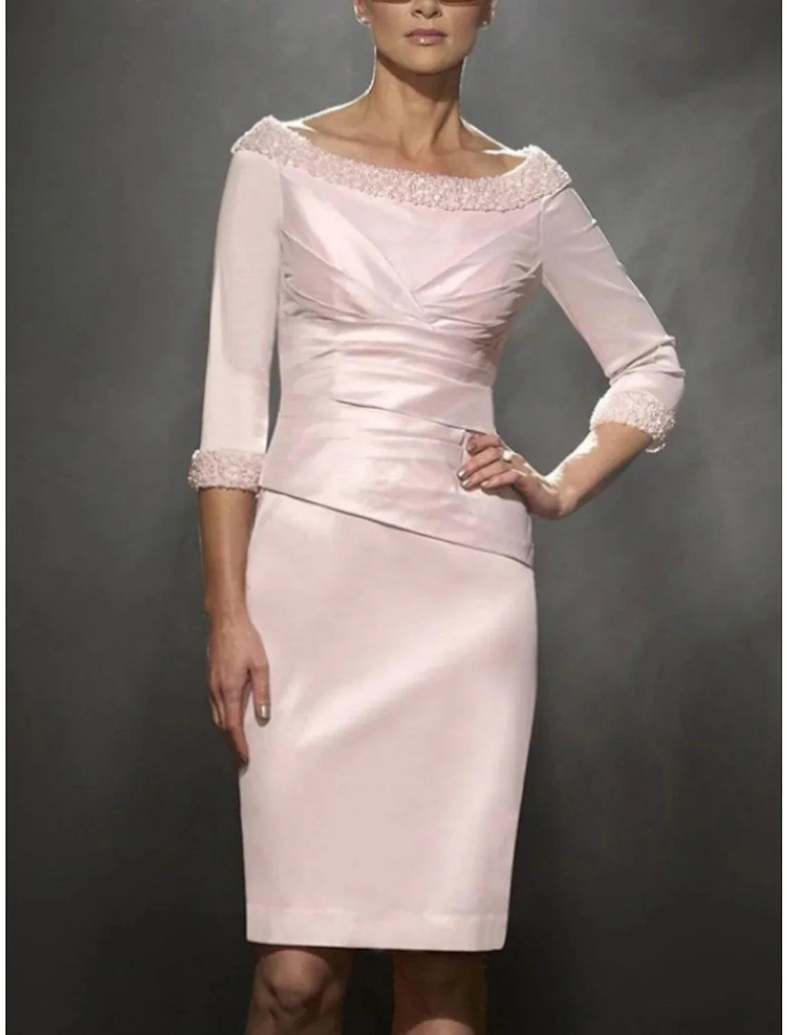 Vestido tubinho/coluna para mãe da noiva, convidada de casamento, elegante, pequeno, decote redondo, curto/mini, tafetá, manga 3/4, com missangas, outono