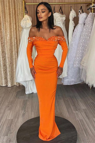 Modernes, schulterfreies, trägerloses Abendkleid aus Satin im Meerjungfrau-Stil in Orange mit langen Ärmeln