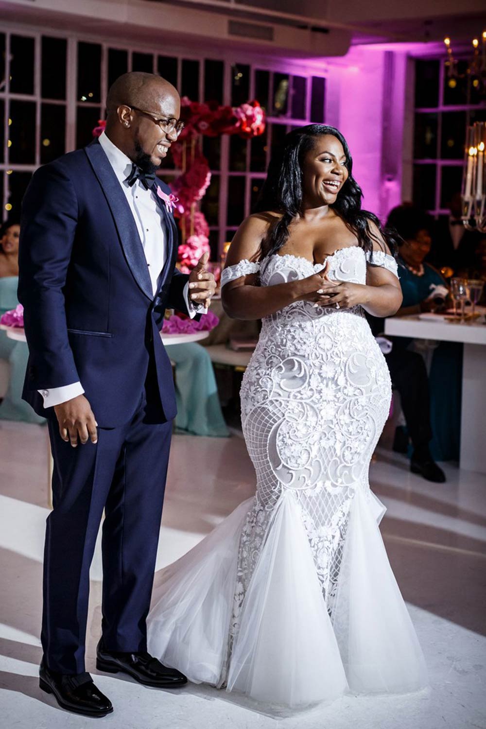 Skromne Suknie Ślubne Plus Size w Stylu Syrenki z Długim Rękawem i Koronkowym Wycięciem na Ramionach