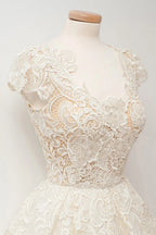 A-line Scoop Lace Short Prom Dresses Cap Sleeves Homecoming Dresses
