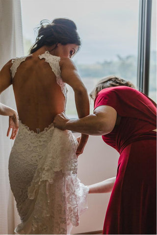 Weißes Neckholder-Spitzen-Brautkleid mit Schleppe, Brautkleid mit Applikationen, MW161 