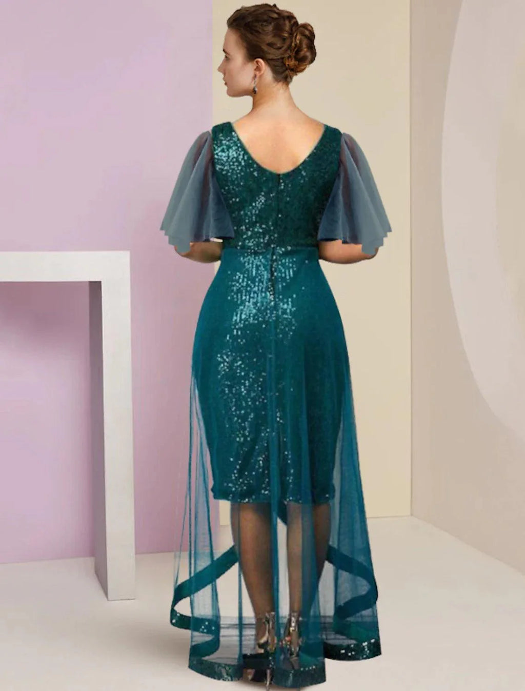 Vestido tubinho/coluna para mãe da noiva, convidada formal para casamento, elegante, com brilho e decote em V alto e baixo, comprimento até ao joelho, chiffon, lantejoulas, manga curta com pregas