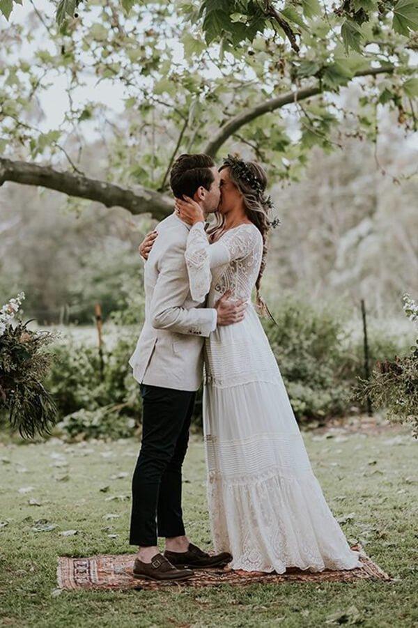 NumberSea A-Linie Langarm Tiefer V-Ausschnitt Spitze Rückenfrei Brautkleider Lange Brautkleider, MW343