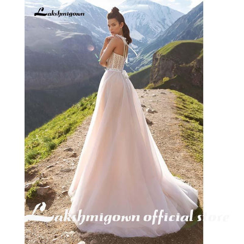 Vestido de noiva estilo boho rosa blush NumberSea sem costas