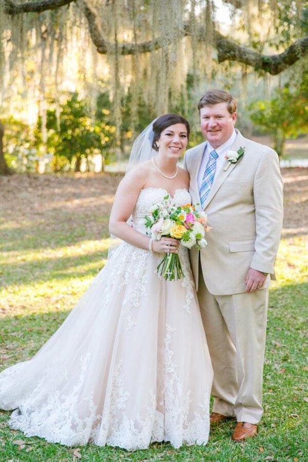 Vestidos de noiva em tule rosa blush com renda e decote em coração, corte A, MW607