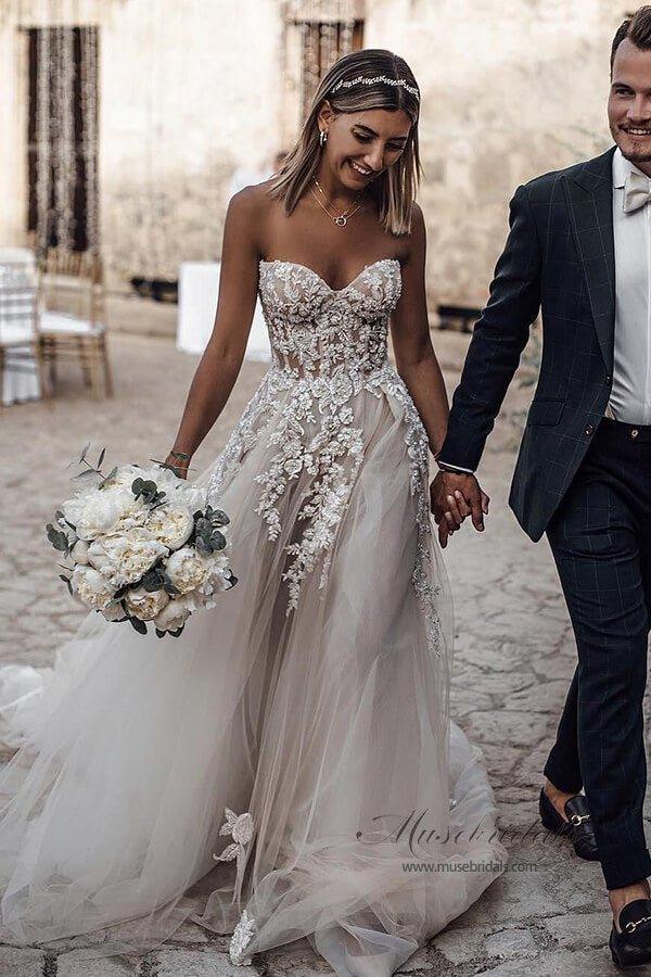 NumberSea Günstige Tüll A-Linie Herzausschnitt Lange Brautkleider mit Spitzenapplikationen, MW394