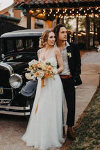 NumberSea Günstiges Tüll A-Linie V-Ausschnitt Rückenfrei Sweep Schleppe Brautkleid mit Perlen, MW429