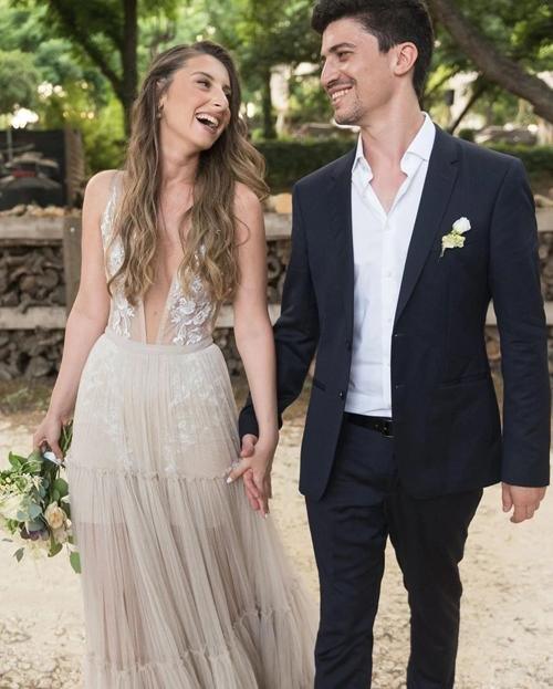 NumberSea Stickerei A-Linie Applikationen V-Ausschnitt Bohemain Tüll Brautkleid, MW441