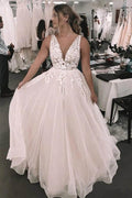 Vestito da Sposa NumberSea Foral Romantic con Scollo a V Profondo e Schienale Scollato con Applique, Modello MW461