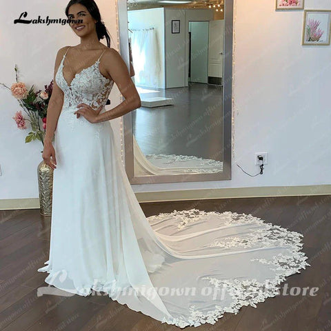 Vestido de noiva em chiffon com aplicações de renda marfim NumberSea, comprimento até ao chão, corte A, cauda capela, feito à medida, decote em V 