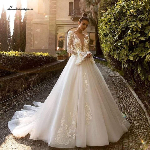 NumberSea Luxus-Brautkleid mit tiefem V-Ausschnitt und langen Ärmeln
