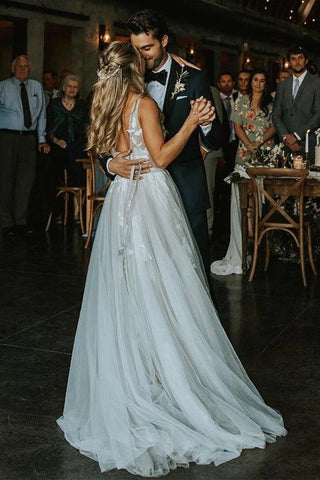 Maravilhosos vestidos de noiva com decote em V e corte A, aplicações em tule, MW468