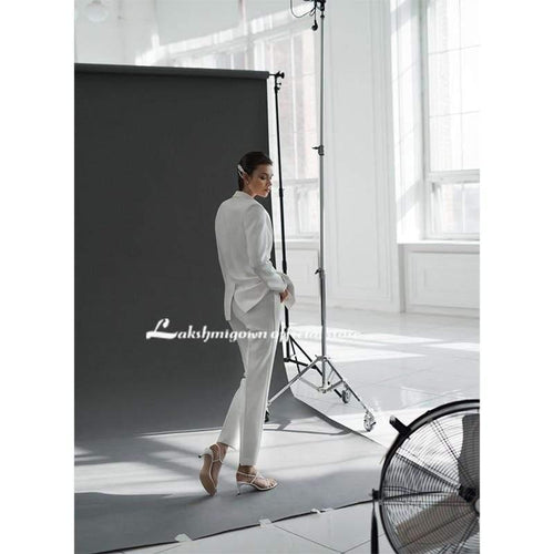 Robe de mariée élégante en satin à col en V NumberSea Nouvelle Collection